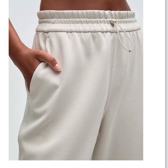 Lululemon Softstreme High-Rise Pant Regular Light Grey Size 8 - Picture 15 of 16